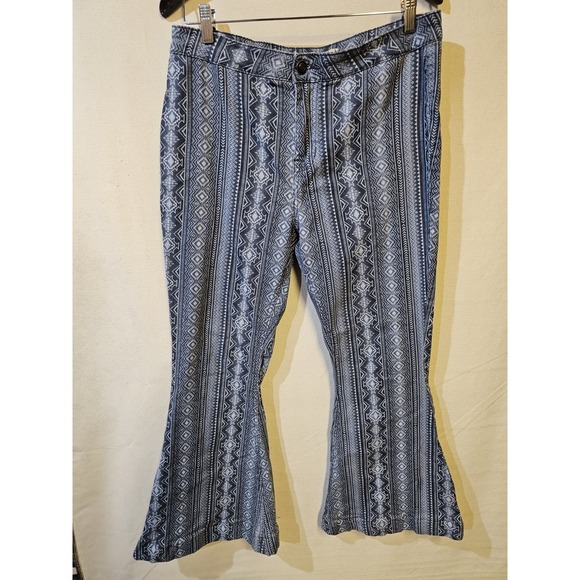 Rock N Roll Denim - Rock N Roll Women's Flare Denim Jeans Size 31x36 Aztec Print